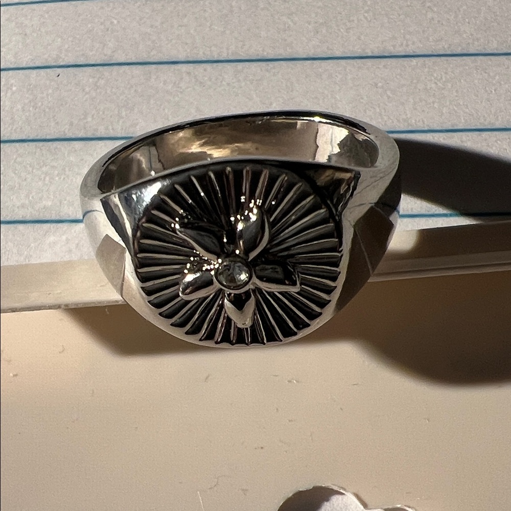 Starfish Rhodium Ring - Picture 4 of 4